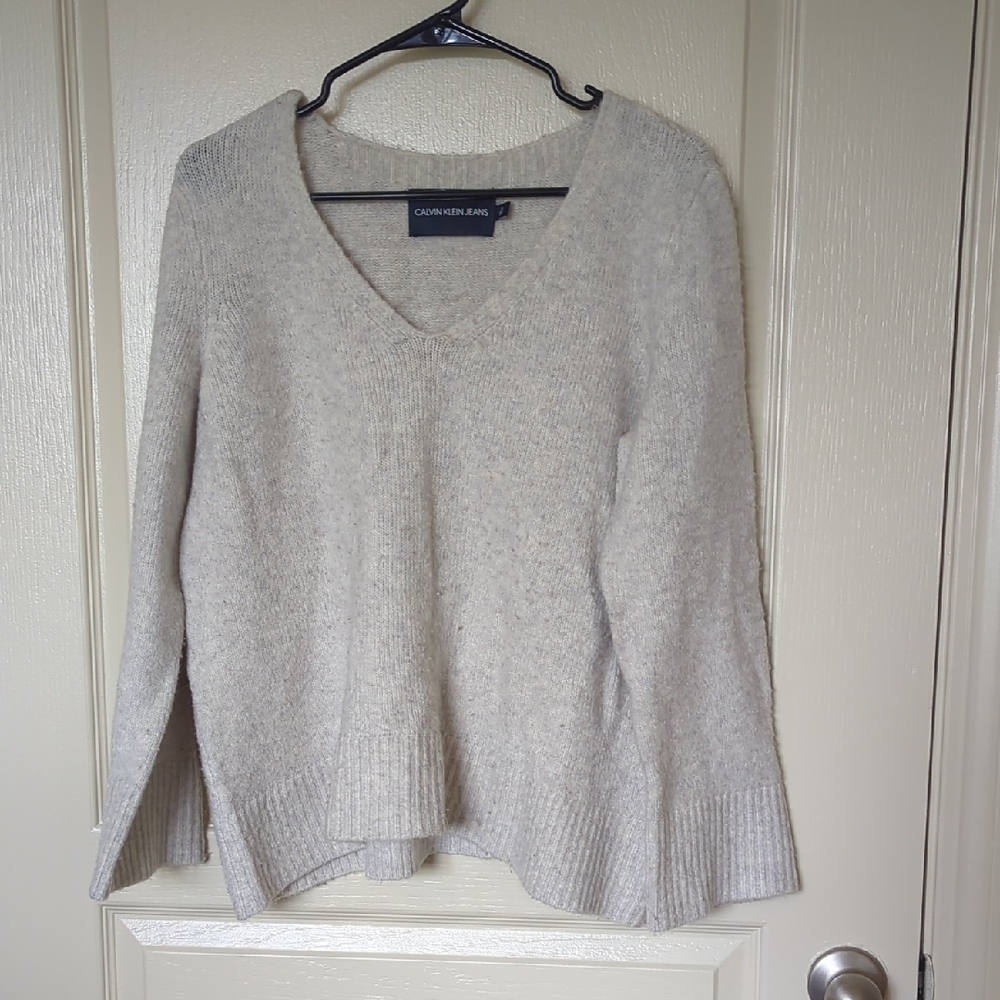 Calvin Klein Jeans Women's Cream V-Neck Sweater